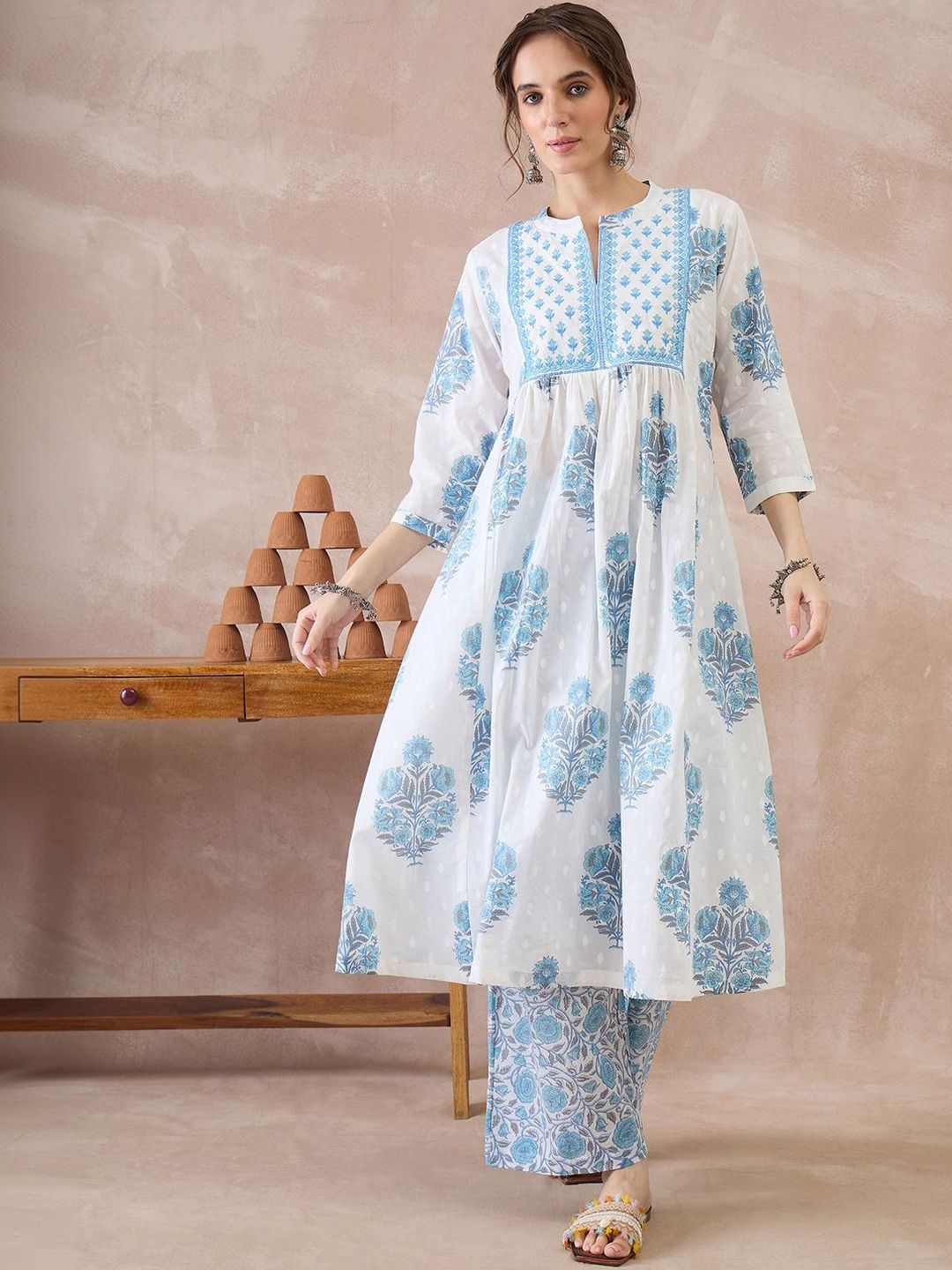 Women Floral Printed Panelled Pure Cotton Kurta with Trousers & With Dupatta