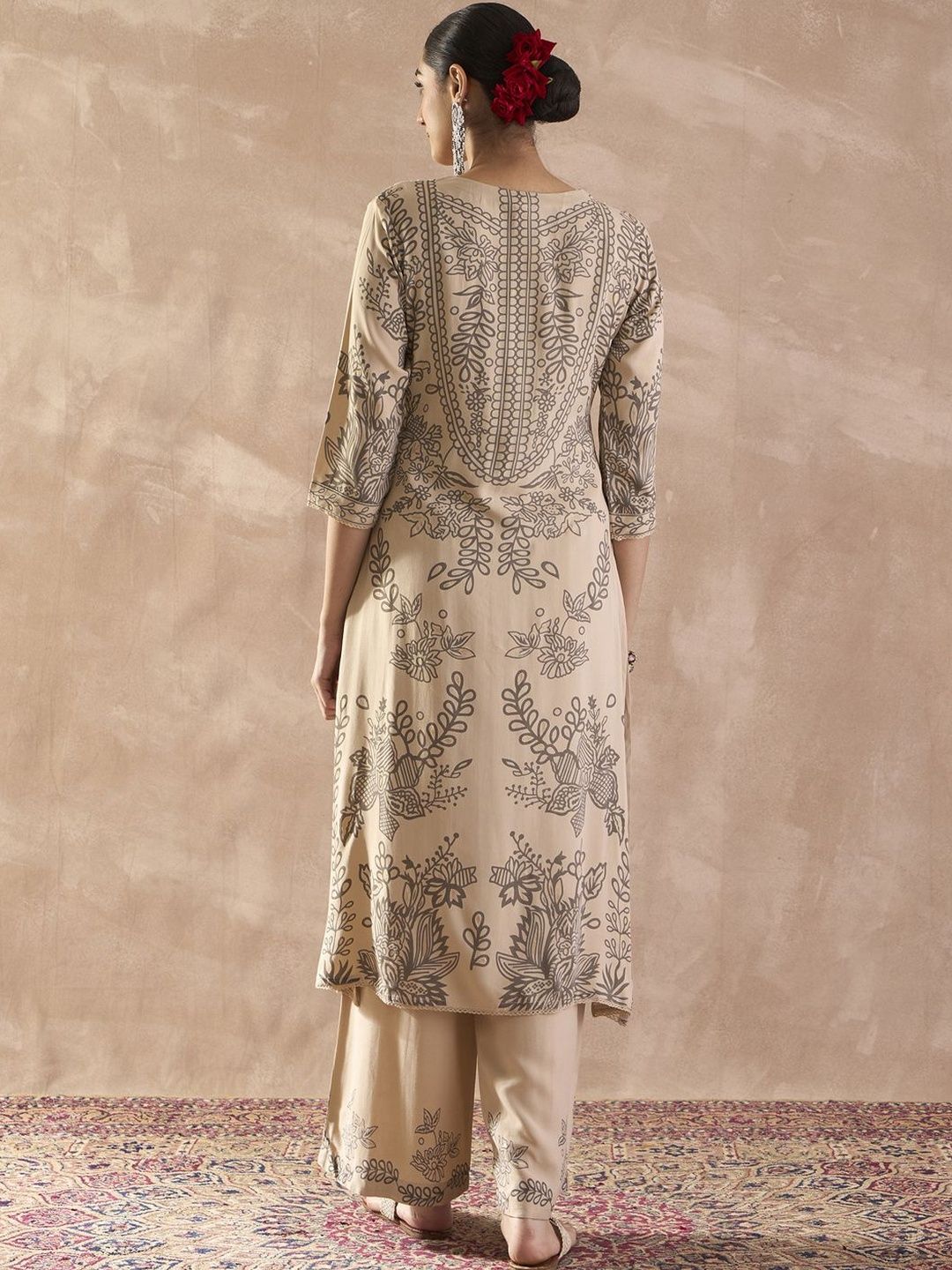 Ethnic Motifs Printed Notch Neck Sequinned Straight Kurta With Trousers