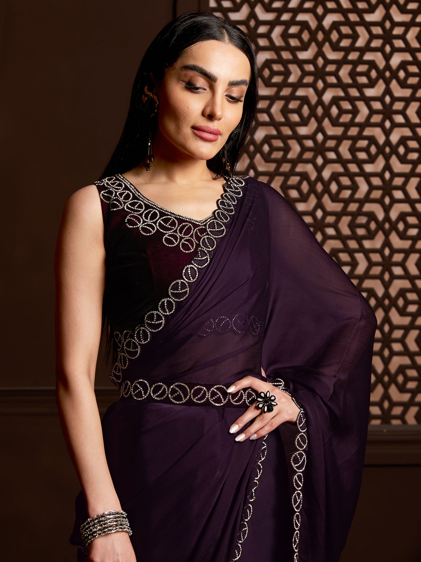 Women's Chiffon Purple Embellished Celebrity Saree With Blouse Piece