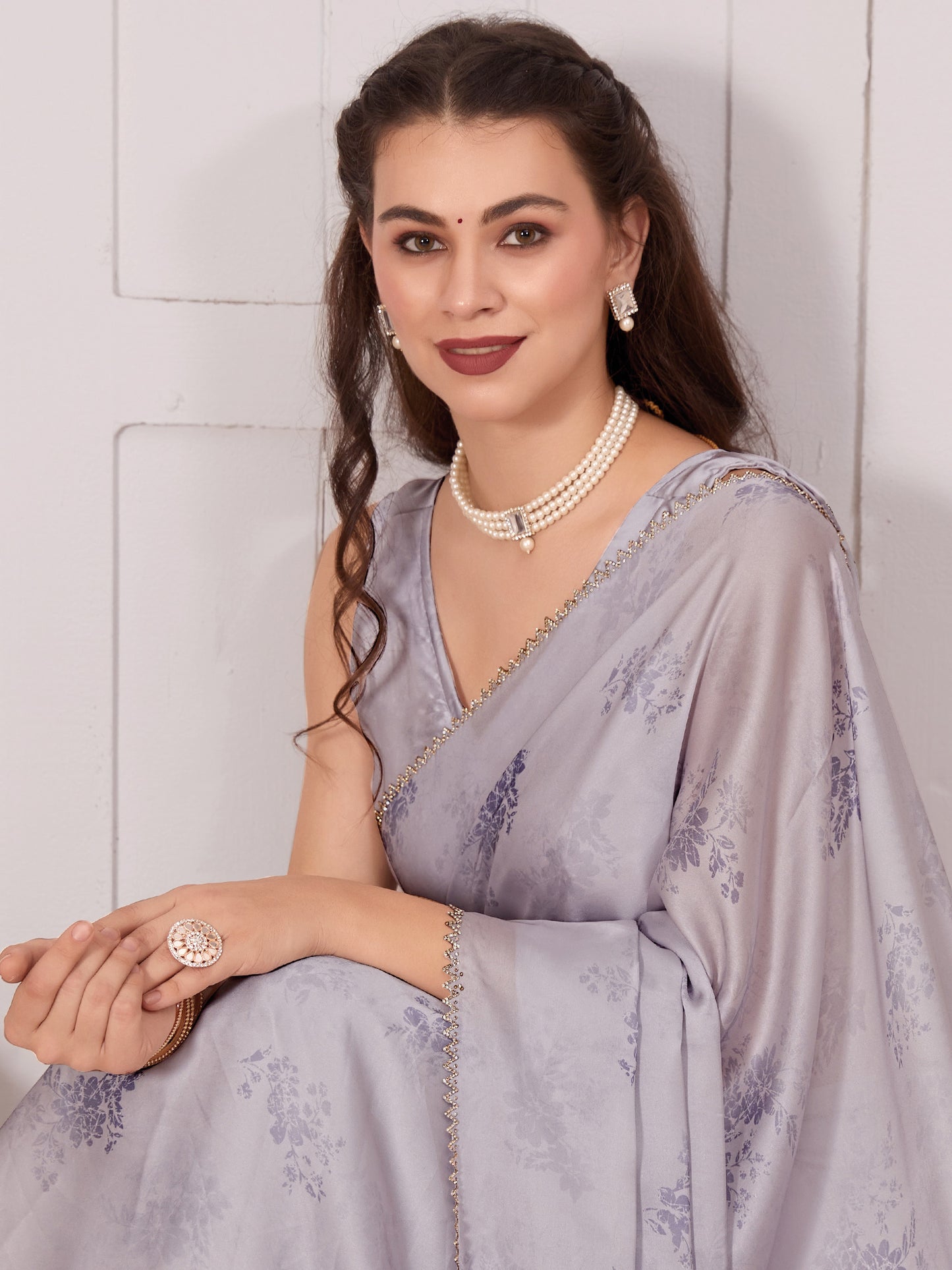 Women's Satin Silk Grey Digital Print Designer Saree With Blouse Piece