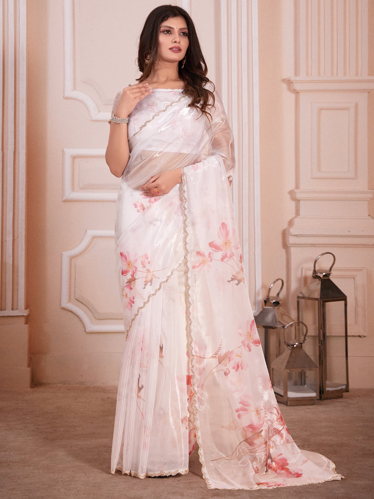 Women's Organza White Digital Print Designer Saree With Blouse Piece