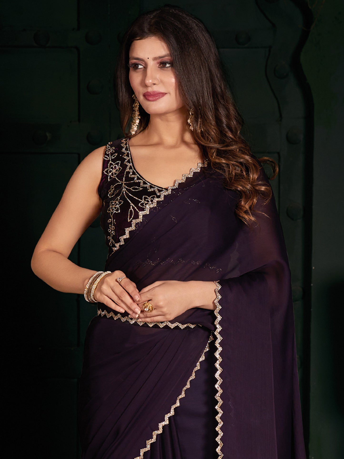 Women's Chiffon Purple Embellished Designer Saree With Blouse Piece