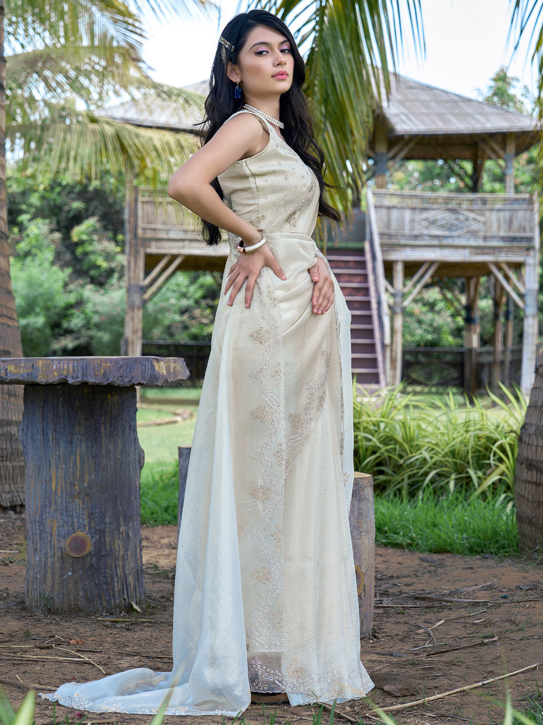 Women's Organza Off White Embellished Designer Saree With Blouse Piece