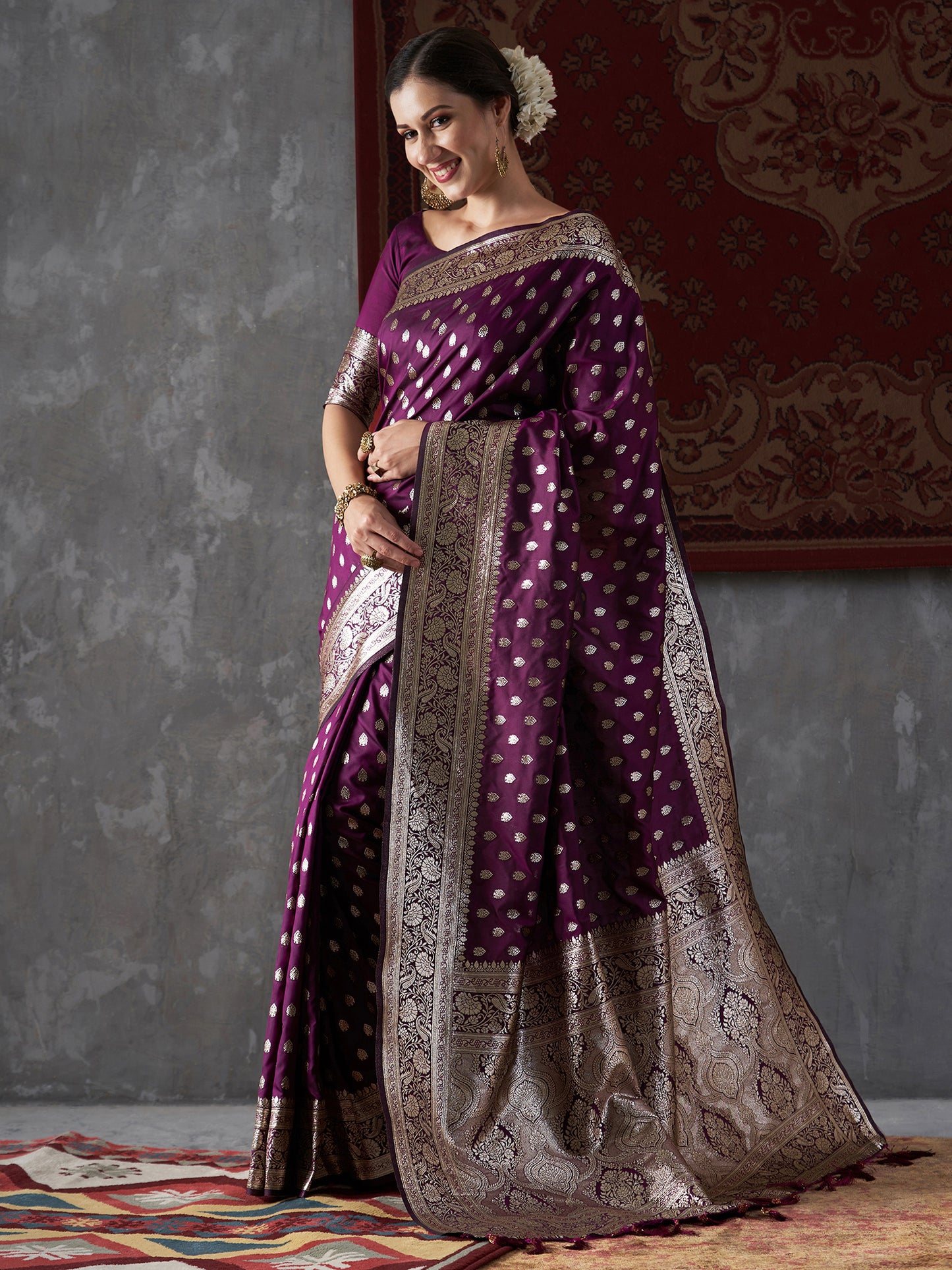 Women's Silk Blend Purple Woven Design Designer Saree With Blouse Piece
