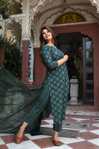 Women Green Printed Viscose Rayon Kurta, Pant And Dupatta Set