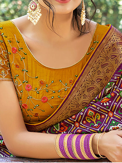 Women's Soft Silk Magenta Woven Design Designer Saree With Blouse Piece