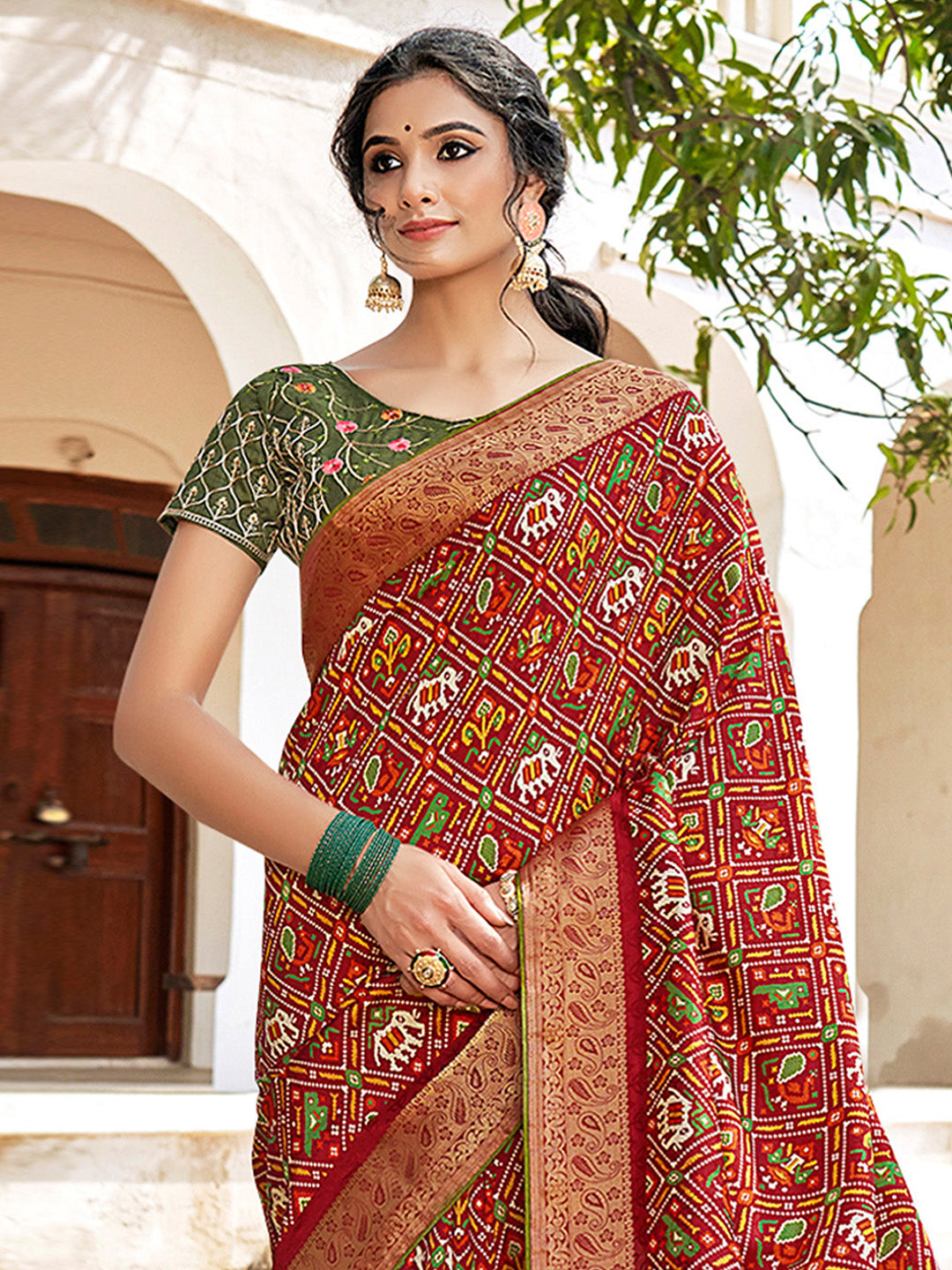 Women's Soft Silk Red Woven Design Designer Saree With Blouse Piece