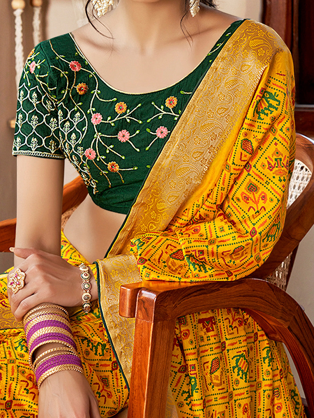 Women's Soft Silk Yellow Woven Design Designer Saree With Blouse Piece