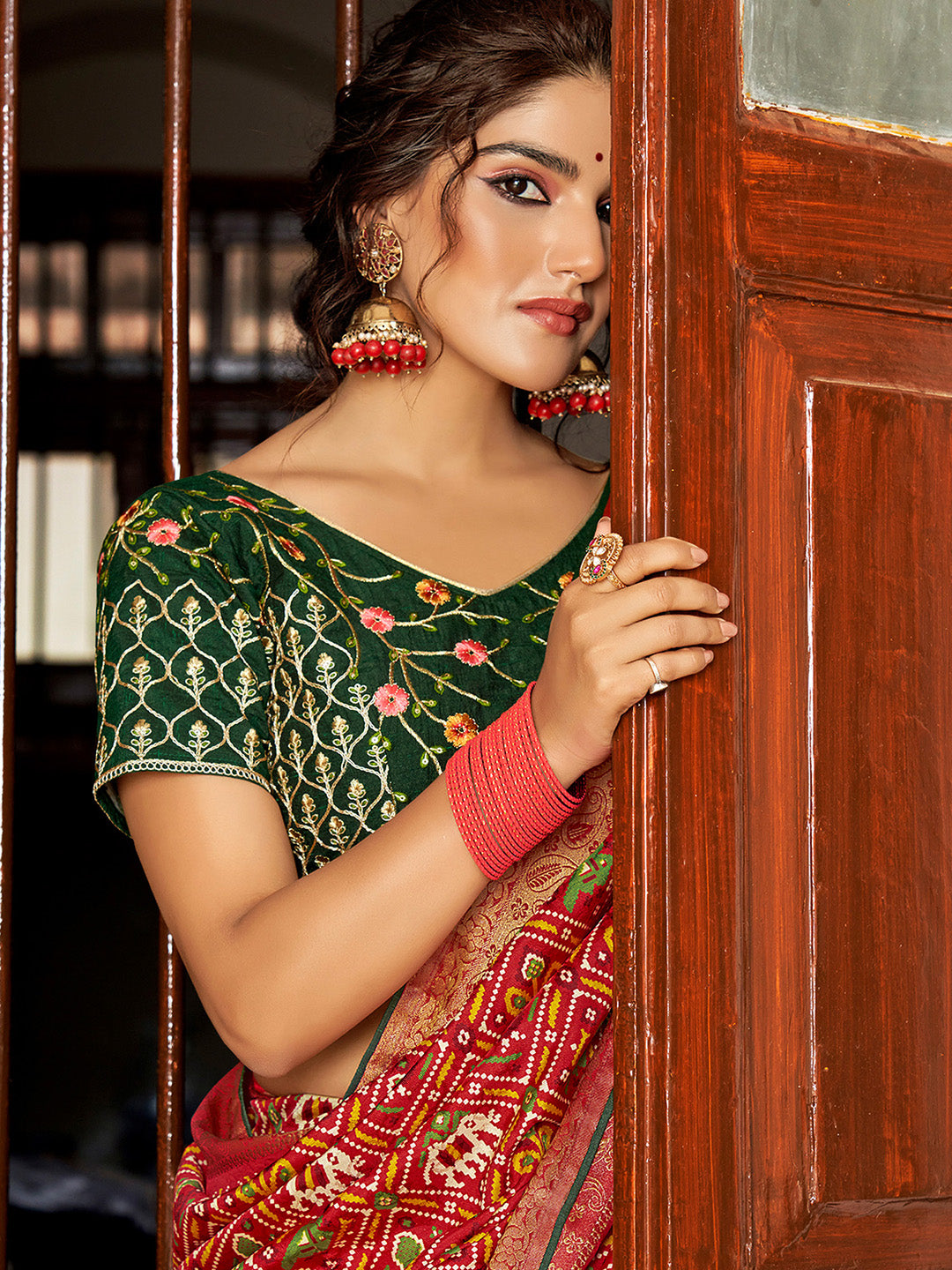 Women's Soft Silk Red Woven Design Designer Saree With Blouse Piece