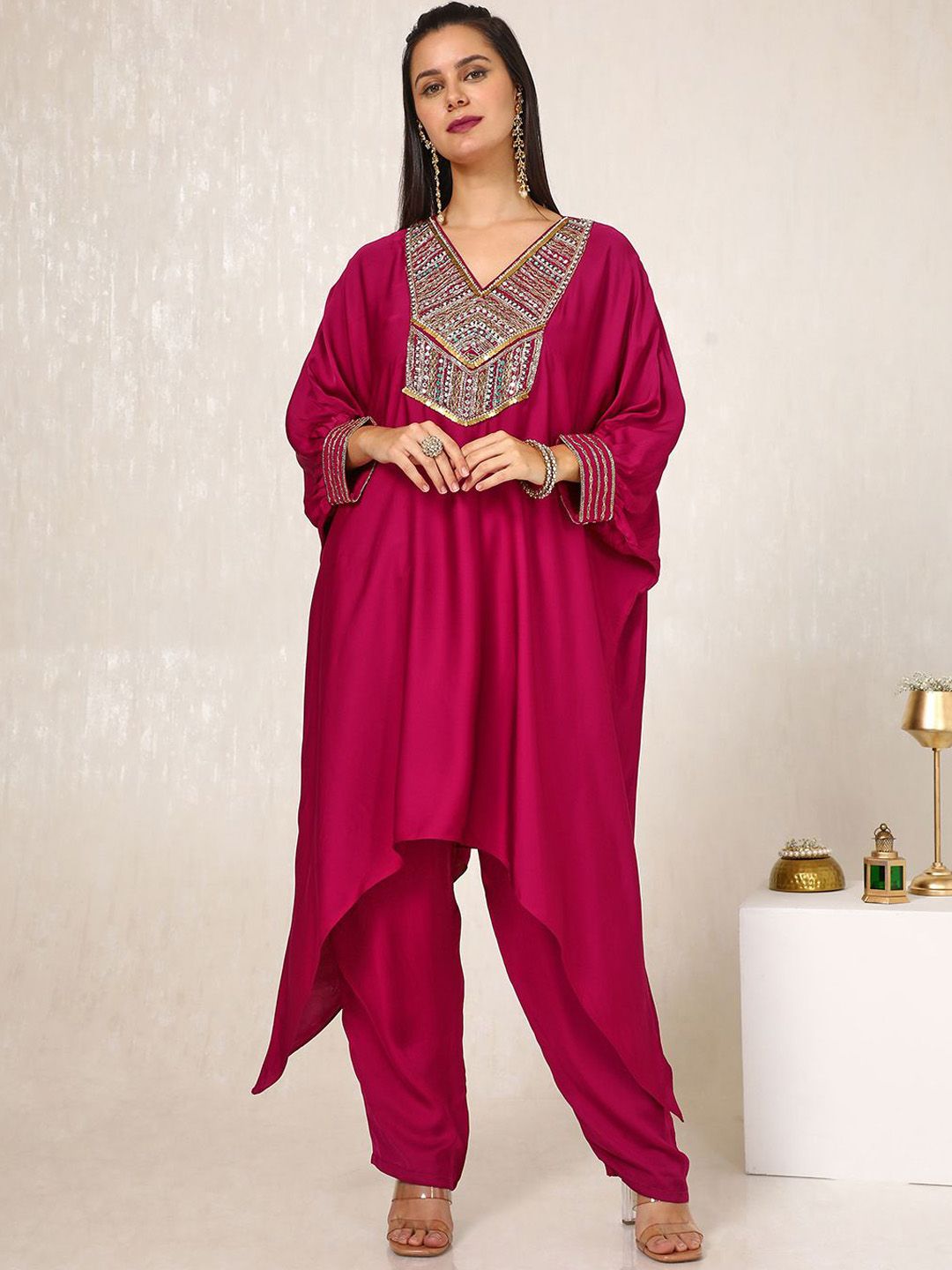 Dhiyona SO Women's V-Neck Three-Quarter Sleeves Mirror Work Kaftan Kurta With Trouser