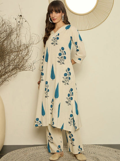 Women Floral Printed Regular Kurta with Trousers