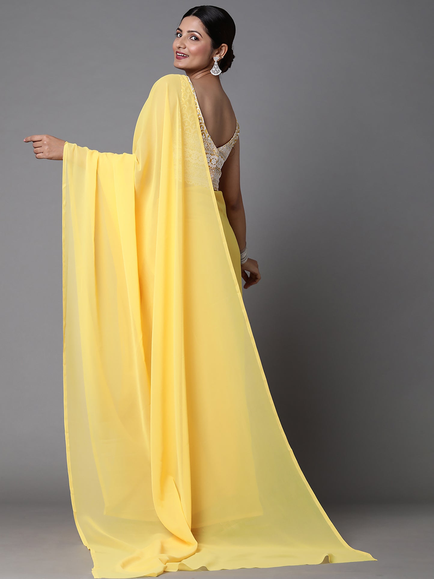 Women's Georgette Yellow Embellished Celebrity Saree With Blouse Piece