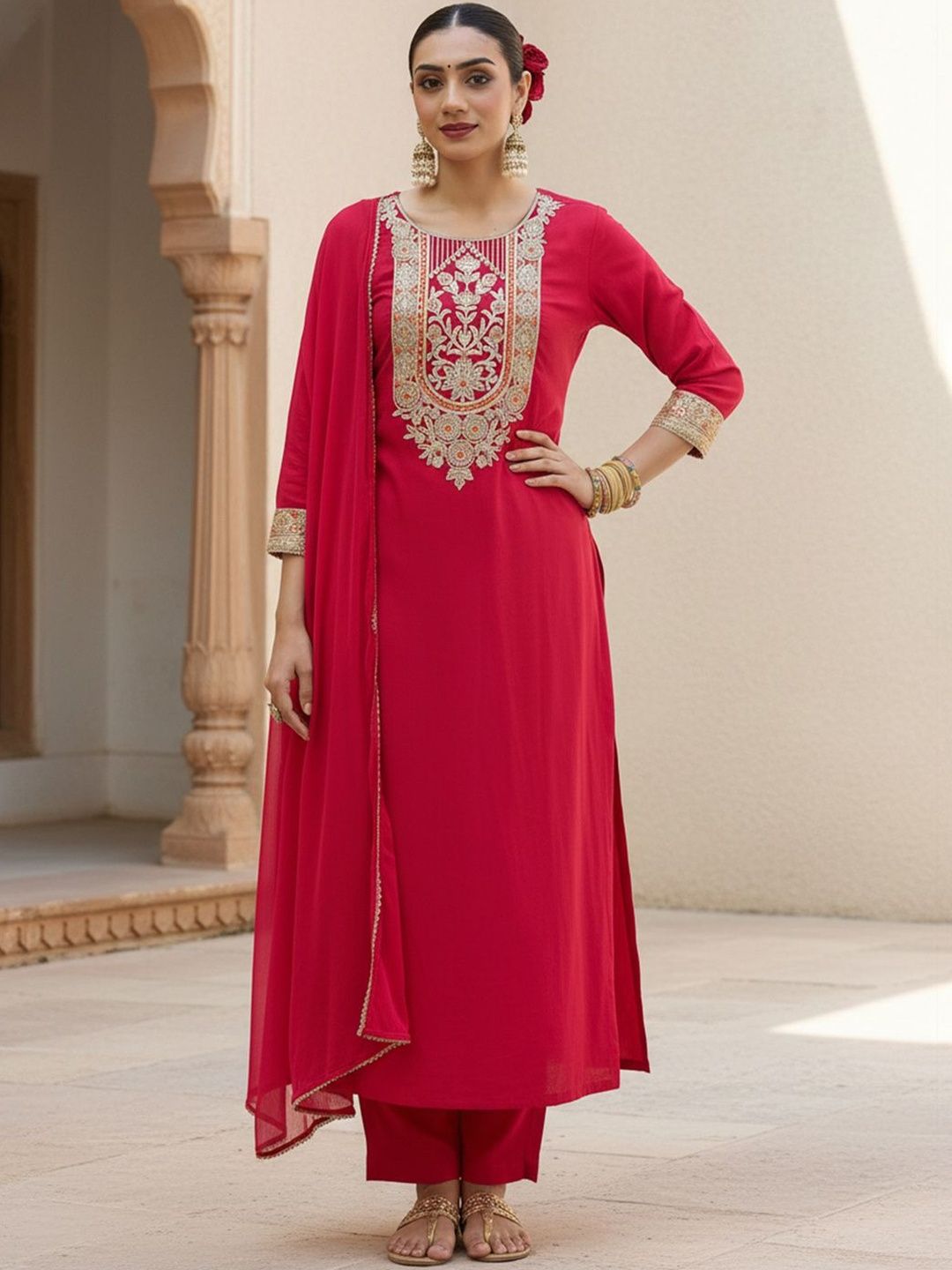 Ethnic Motifs Embroidered Thread Work Kurta With Trousers & Dupatta