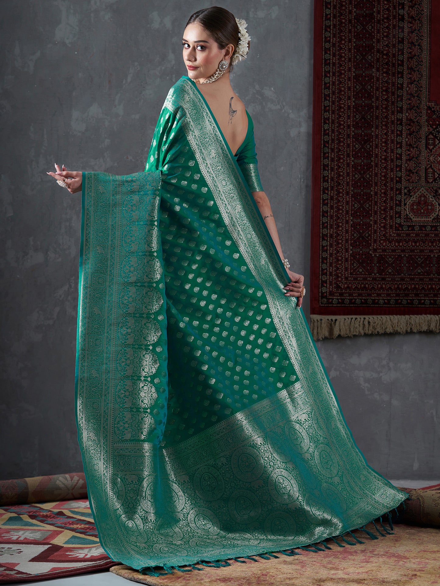 Women's Silk Blend Sea Green Woven Design Designer Saree With Blouse Piece