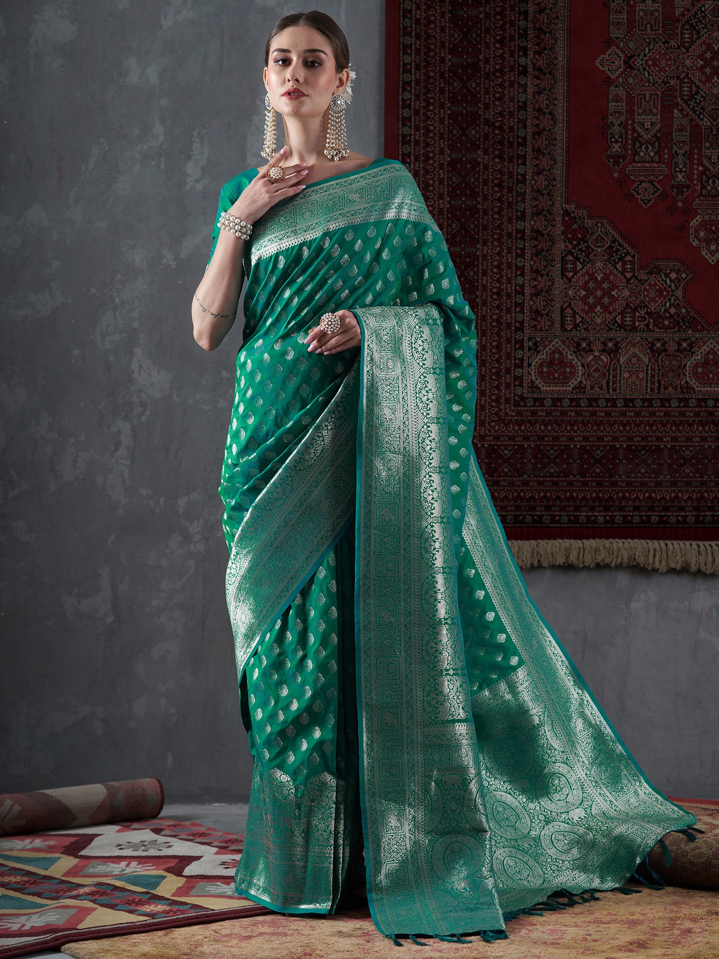 Women's Silk Blend Sea Green Woven Design Designer Saree With Blouse Piece