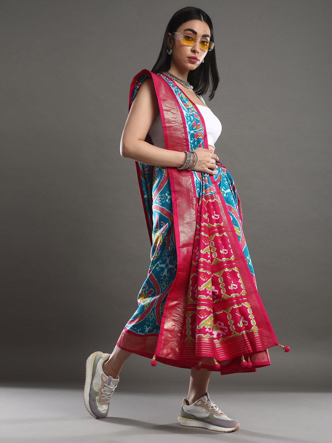 Women's Silk Blend Blue Woven Design Designer Saree With Blouse Piece