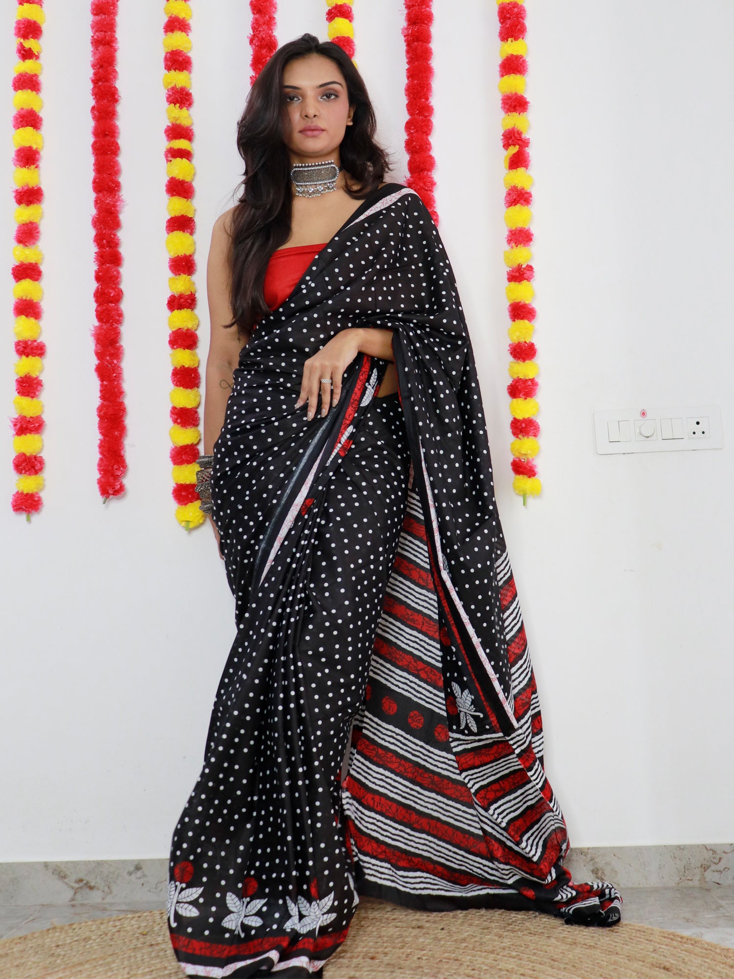 Women's Cotton Black Printed Designer Saree With Blouse Piece
