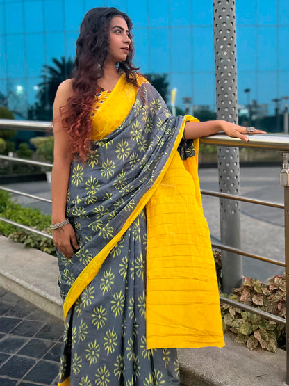 Women's Cotton Grey Printed Designer Saree With Blouse Piece