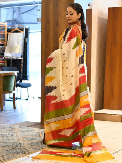 Women's Cotton cream Printed Designer Saree With Blouse Piece