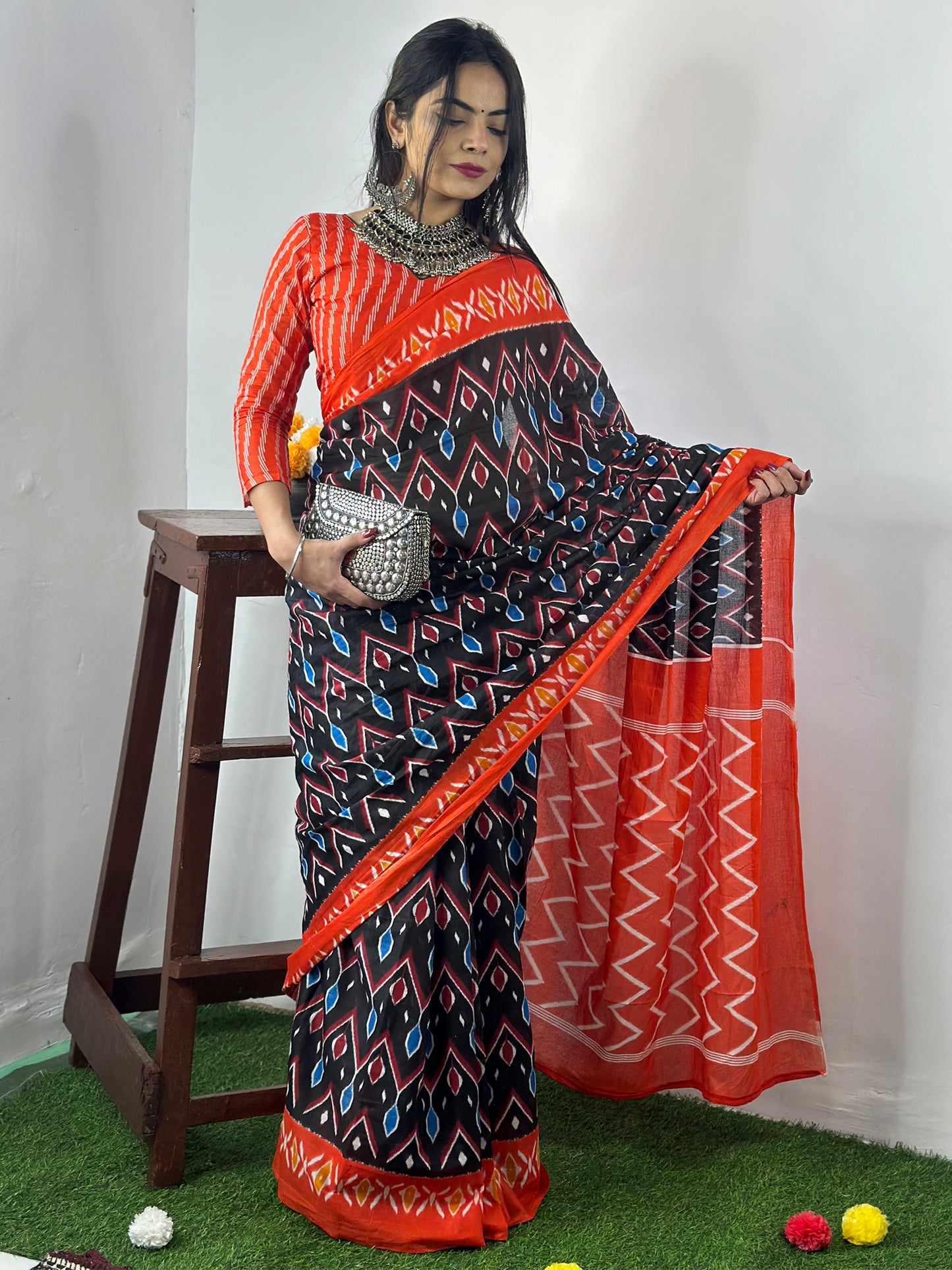 Women's Cotton Black Printed Designer Saree With Blouse Piece