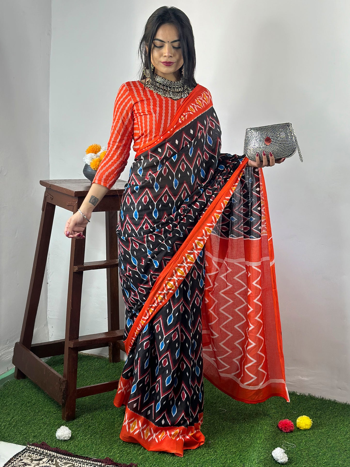 Women's Cotton Black Printed Designer Saree With Blouse Piece