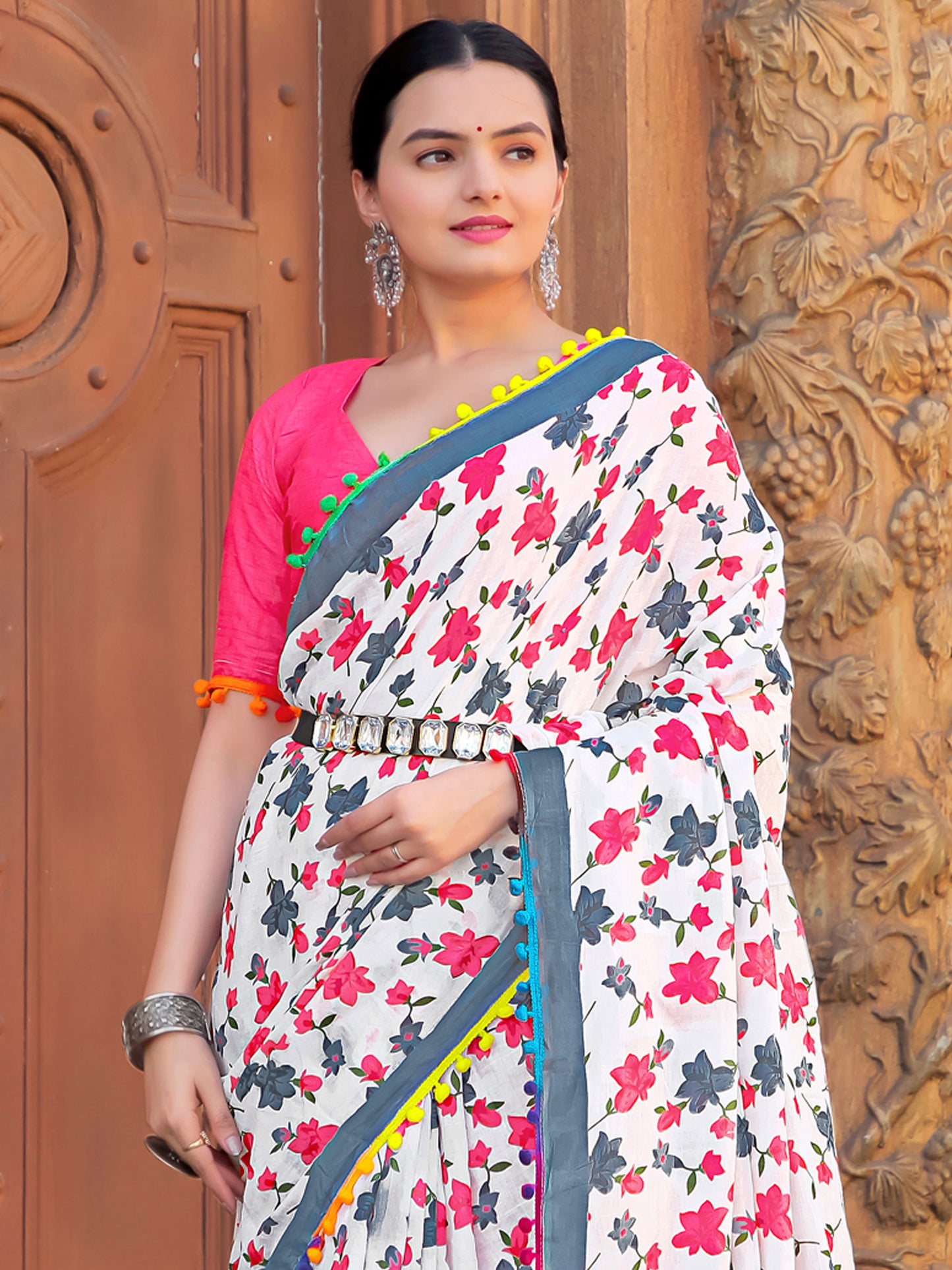 Women's Cotton White Printed Designer Saree With Blouse Piece