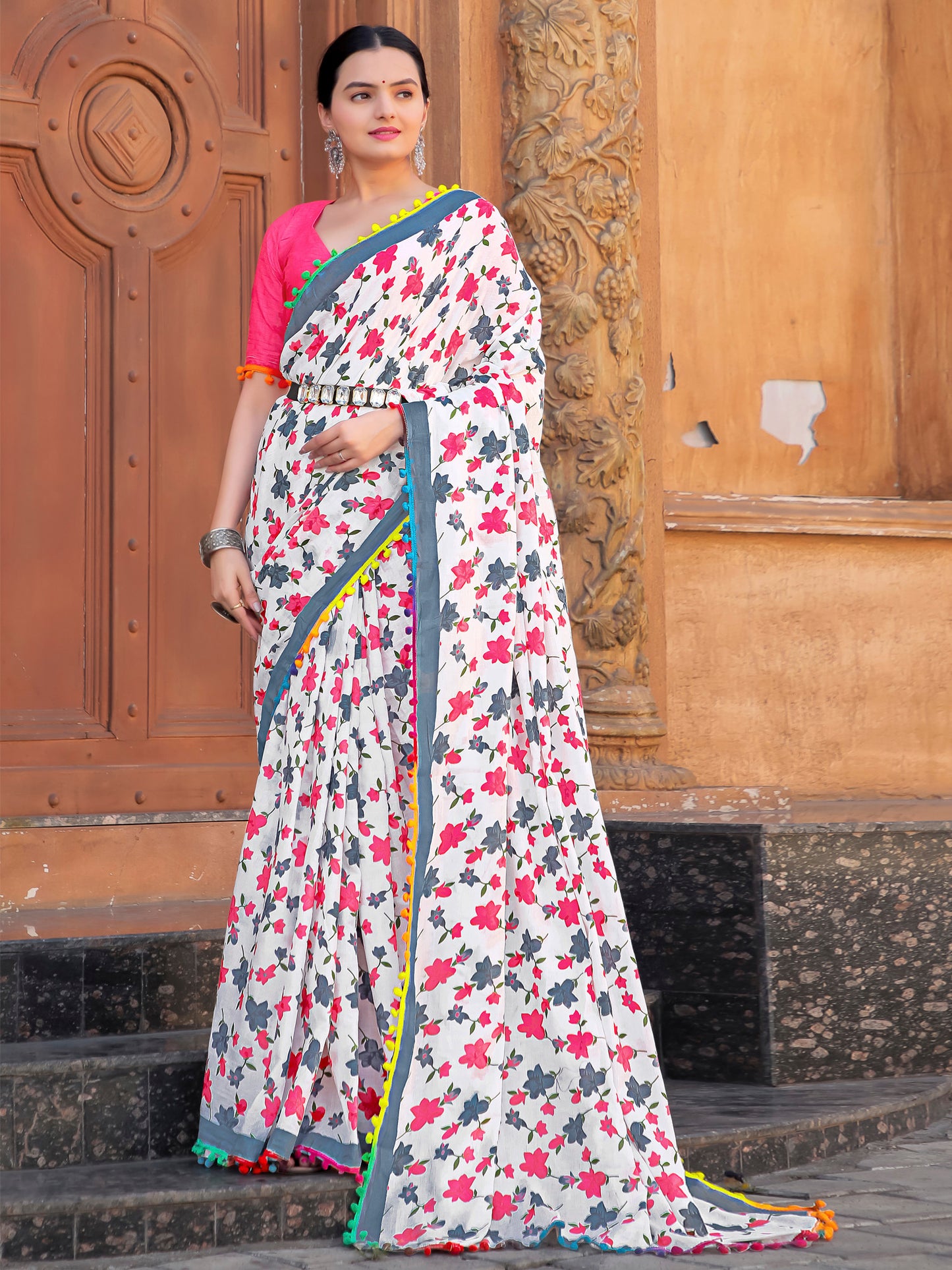 Women's Cotton White Printed Designer Saree With Blouse Piece