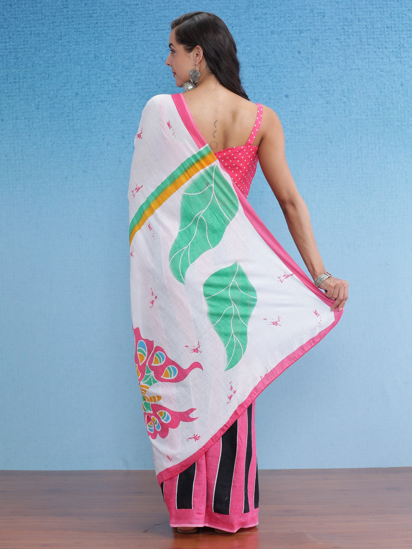 Women's Cotton White Printed Designer Saree With Blouse Piece