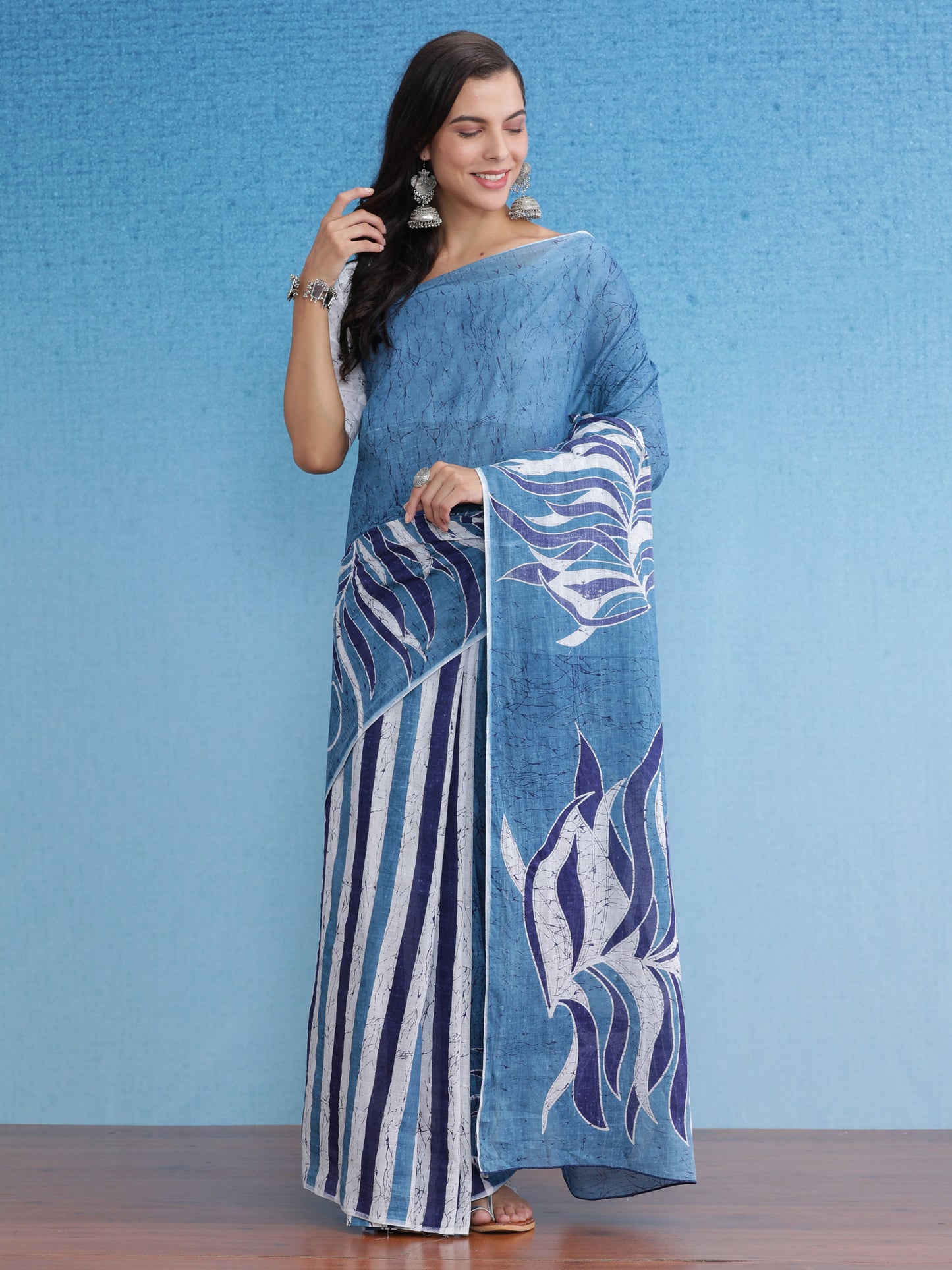 Women's Cotton Blue Printed Designer Saree With Blouse Piece
