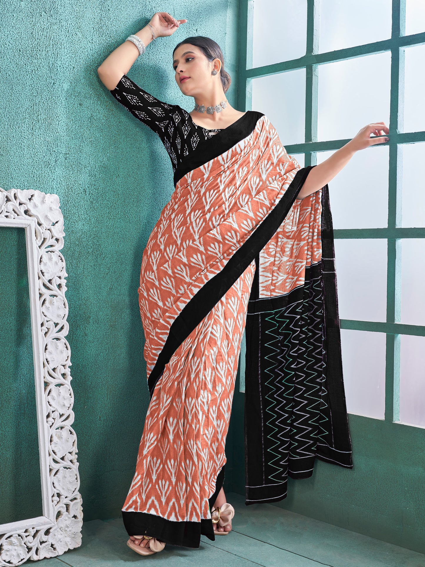 Women's Cotton Peach Printed Designer Saree With Blouse Piece