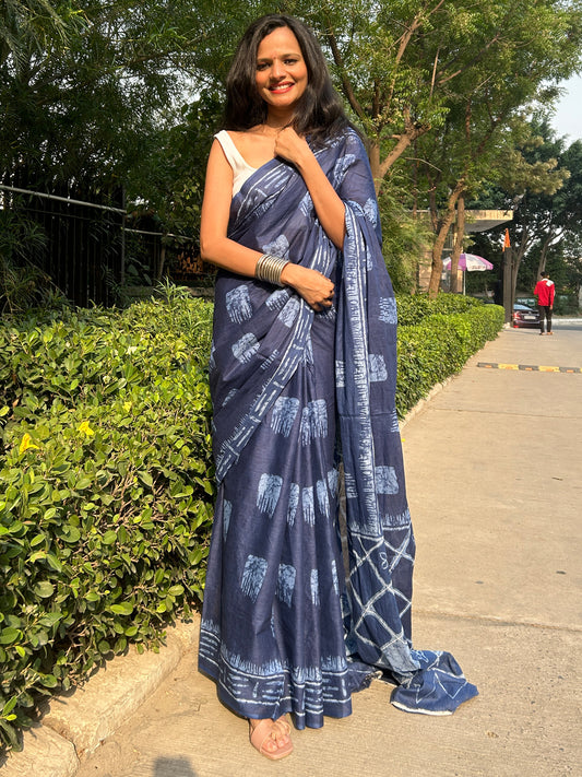 Women's Cotton Navy Blue Printed Designer Saree With Blouse Piece