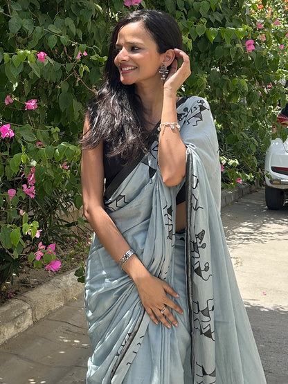 Women's Cotton Grey Printed Designer Saree With Blouse Piece
