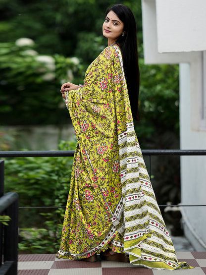 Women's Cotton Off White Printed Designer Saree With Blouse Piece