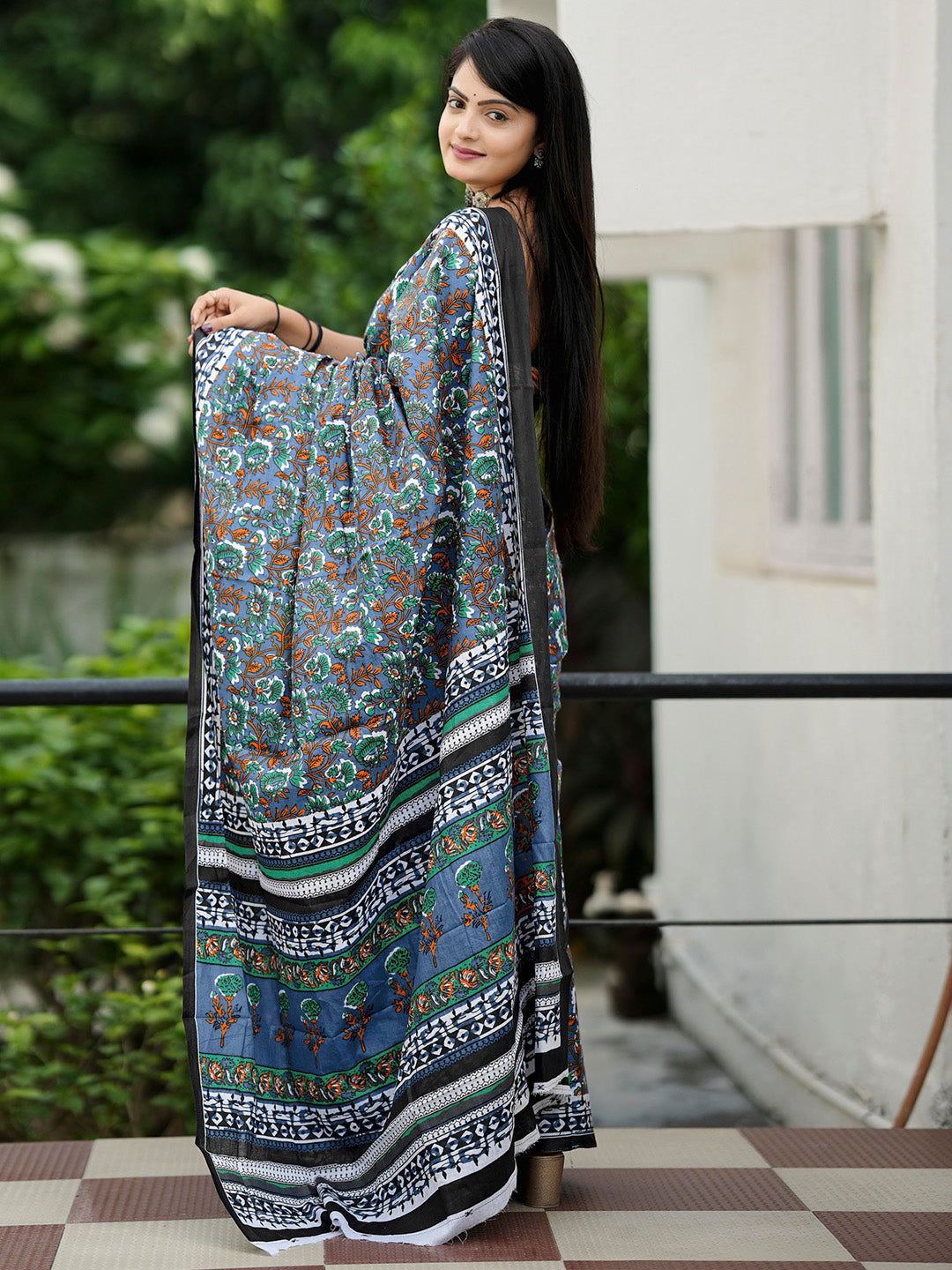 Women's Cotton Orange Printed Designer Saree With Blouse Piece