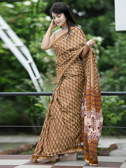 Women's Cotton White Printed Designer Saree With Blouse Piece