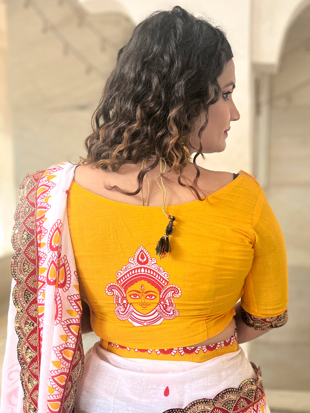 Women's Cotton Yellow Embellished Designer Saree With Blouse Piece