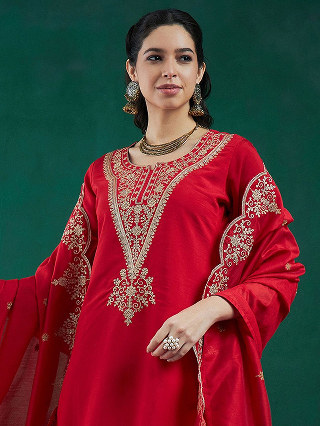 Dhiyona IE Women Ethnic Motifs Yoke Design Regular Thread Work Kurta Set