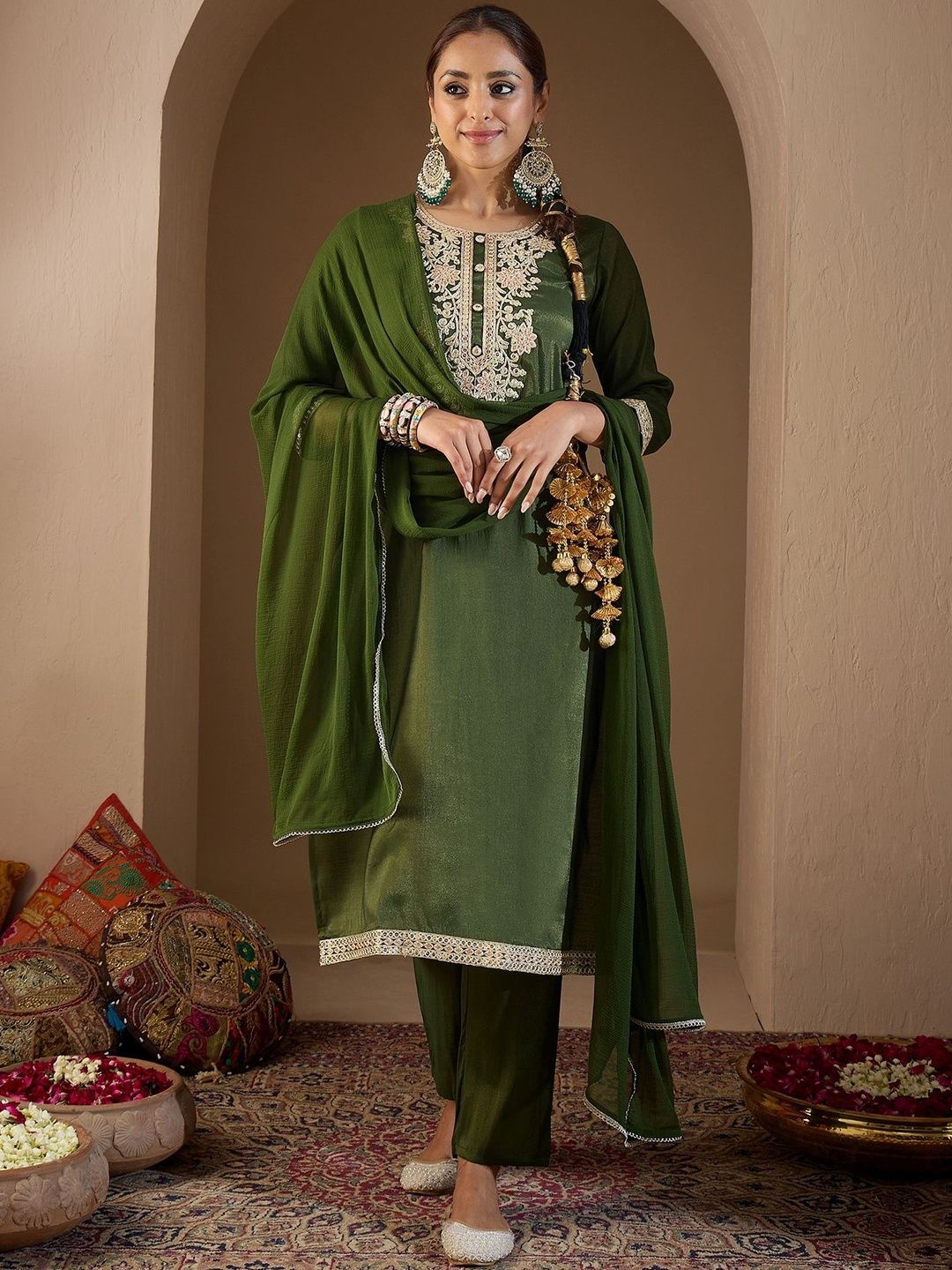 Dhiyona IE Floral Embroidered Thread Work Straight Kurta With Trouser & Dupatta