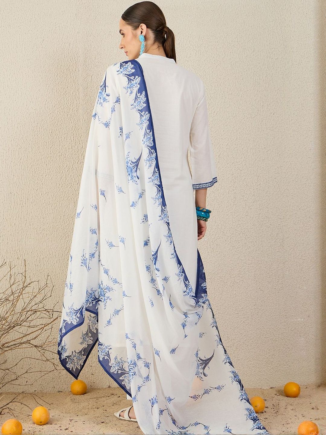 Women Ethnic Motifs Embroidered Thread Work Pure Cotton Kurta with Trousers