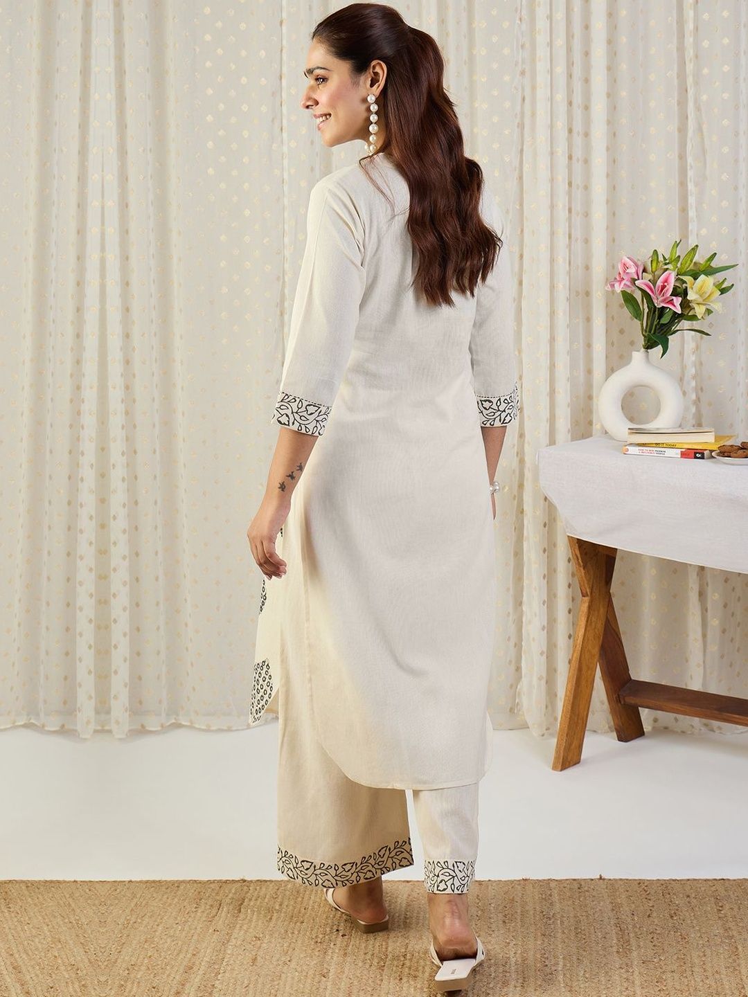 Ethnic Motifs Printed V-Neck Pure Cotton Straight Kurta With Trousers
