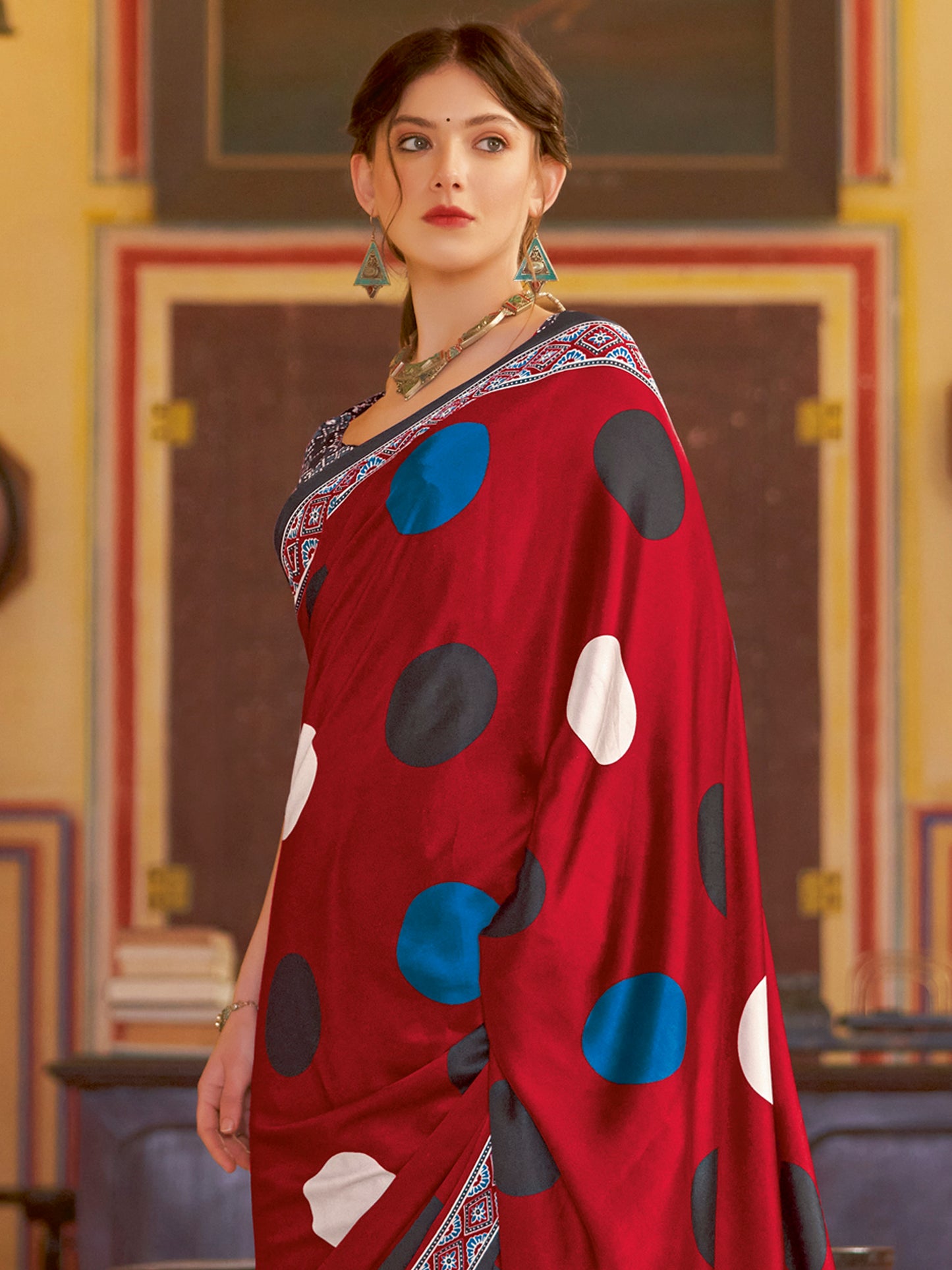 Women's Crepe Red Printed Designer Saree With Blouse Piece