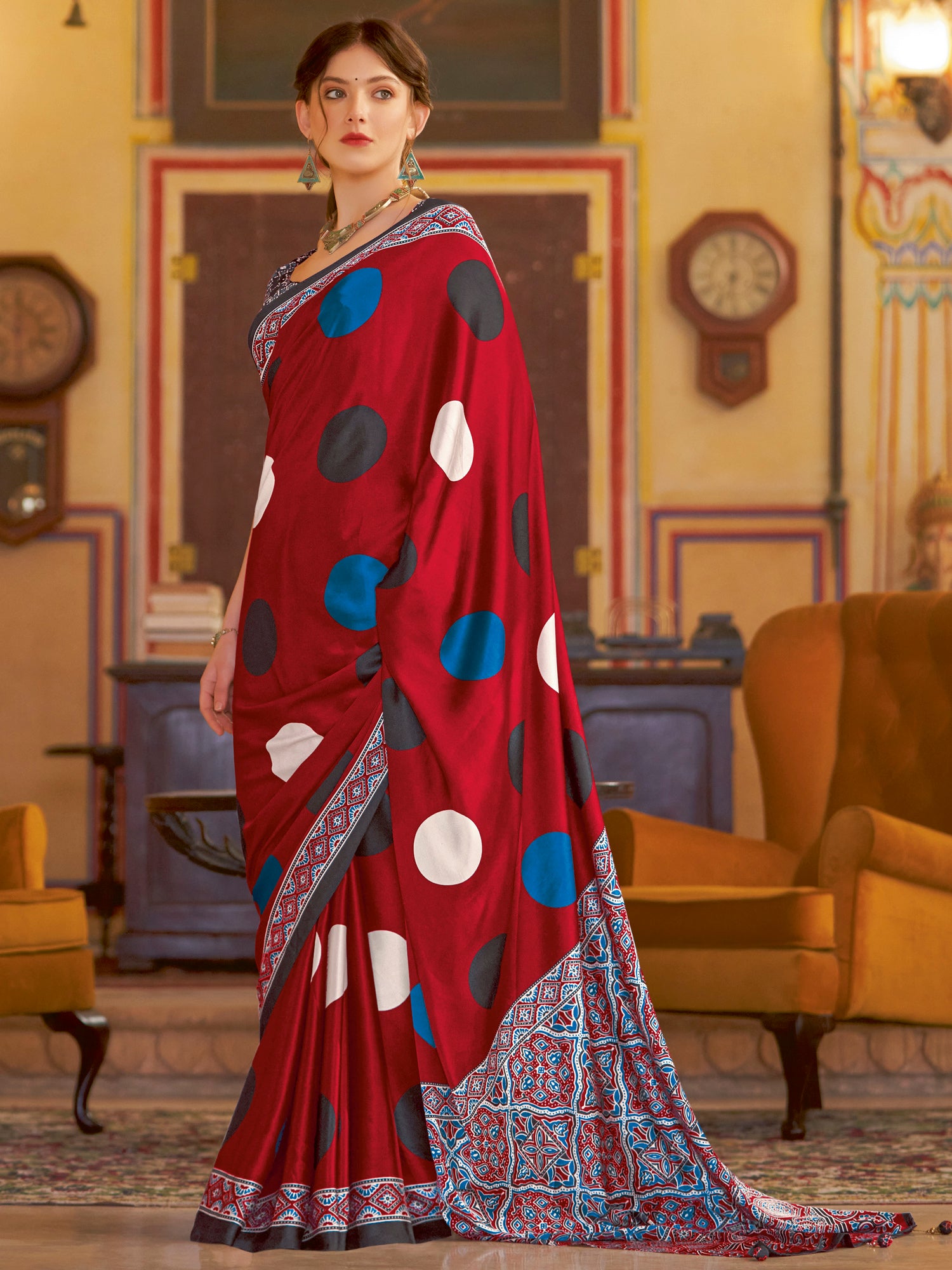 Women's Crepe Red Printed Designer Saree With Blouse Piece