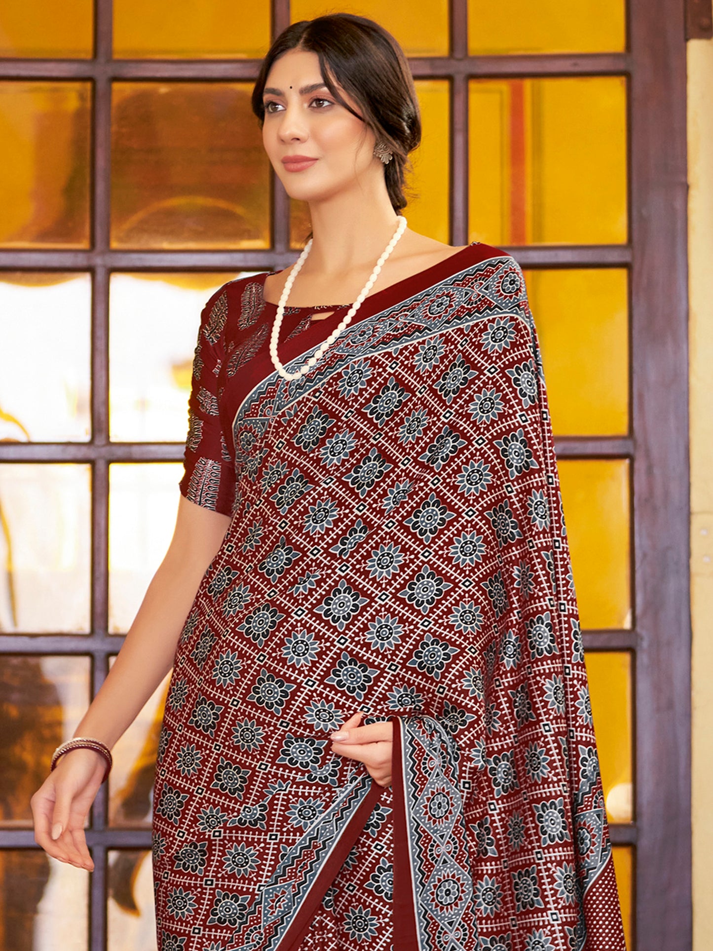 Women's Crepe Red Printed Designer Saree With Blouse Piece