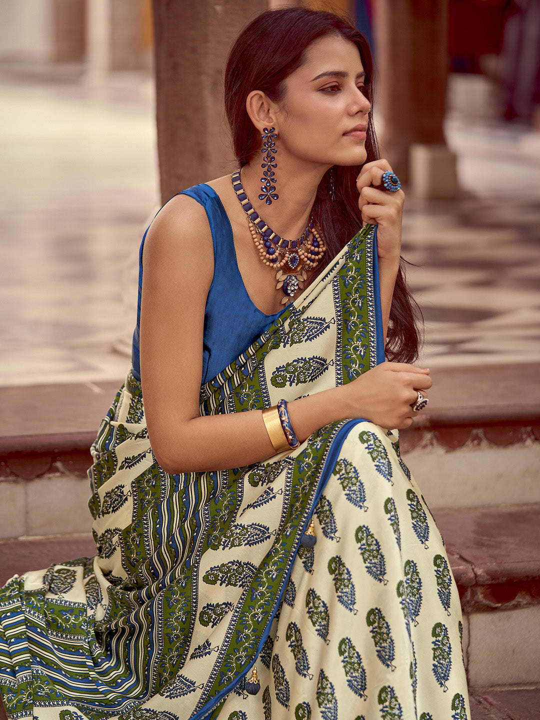 Women's Crepe Navy Blue Printed Designer Saree With Blouse Piece