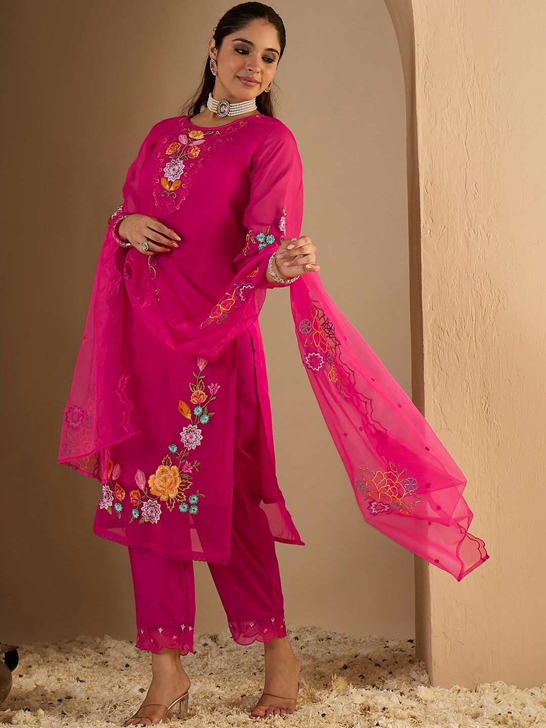 Women Floral Embroidered Regular Thread Work Kurta with Trousers & With Dupatta