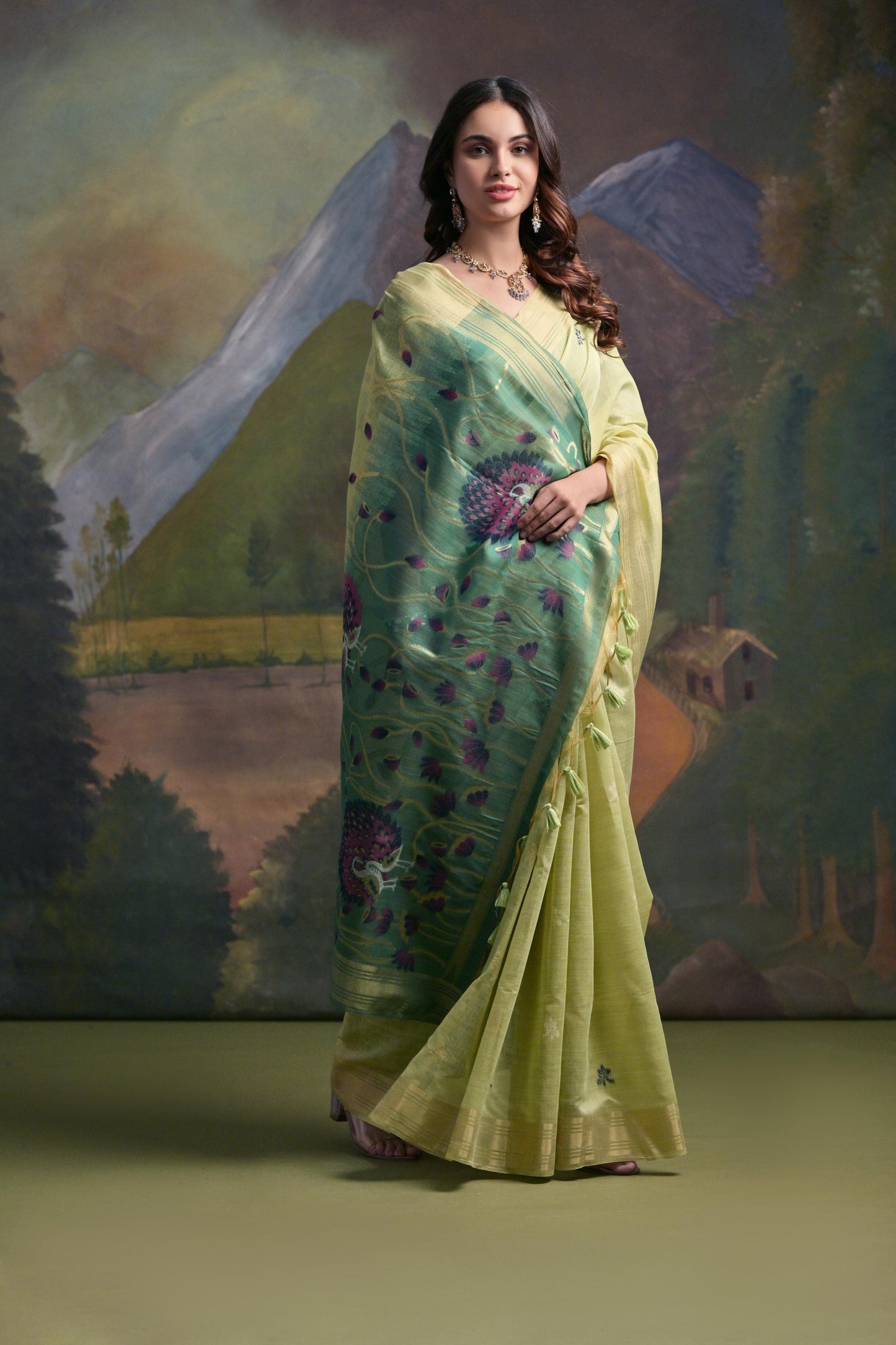 Dhiyona GR Women's Green Woven Muga Silk Saree