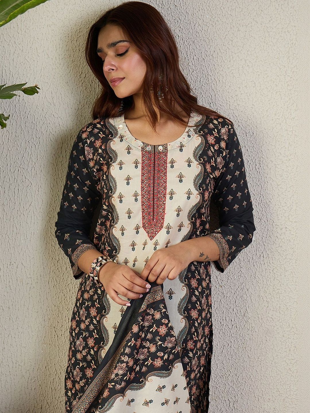 Ethnic Motifs Printed Round Neck Pure Cotton Kurta With Trousers & Dupatta