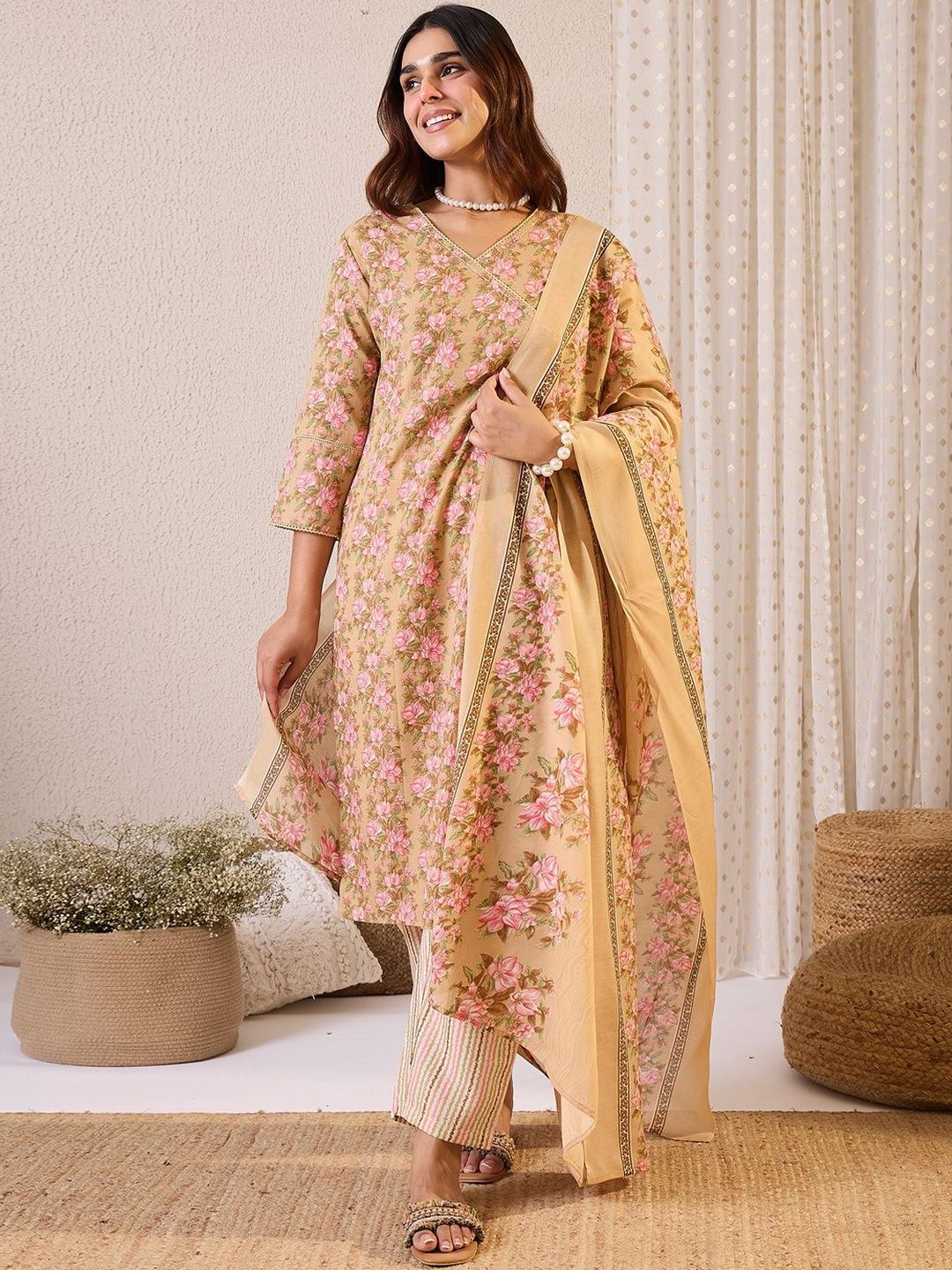 Floral Printed Straight Pure Cotton Kurta With Trousers & Dupatta