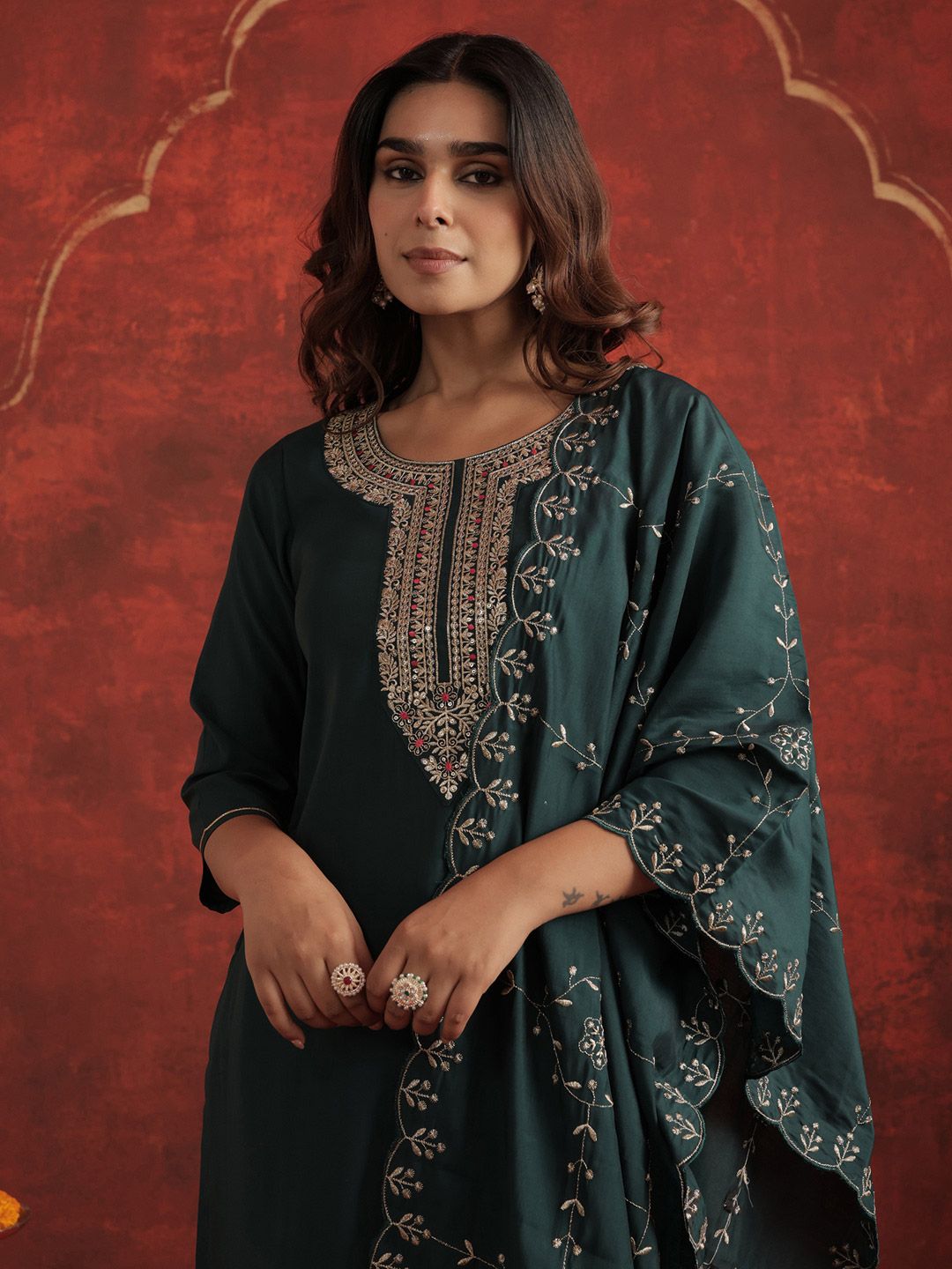 Dhiyona IE Women Ethnic Motifs Embroidered Kurta with Trousers & Dupatta