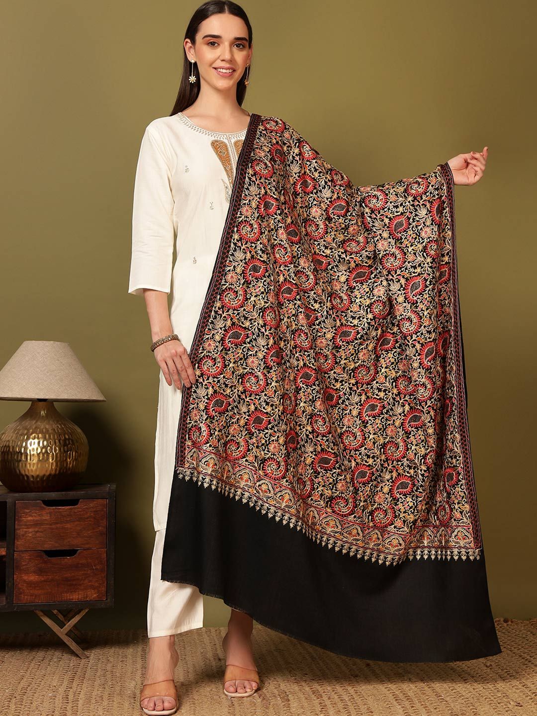 Dhiyona PA Paisley Embroidered Ruhani Woolen Nalki Shawl